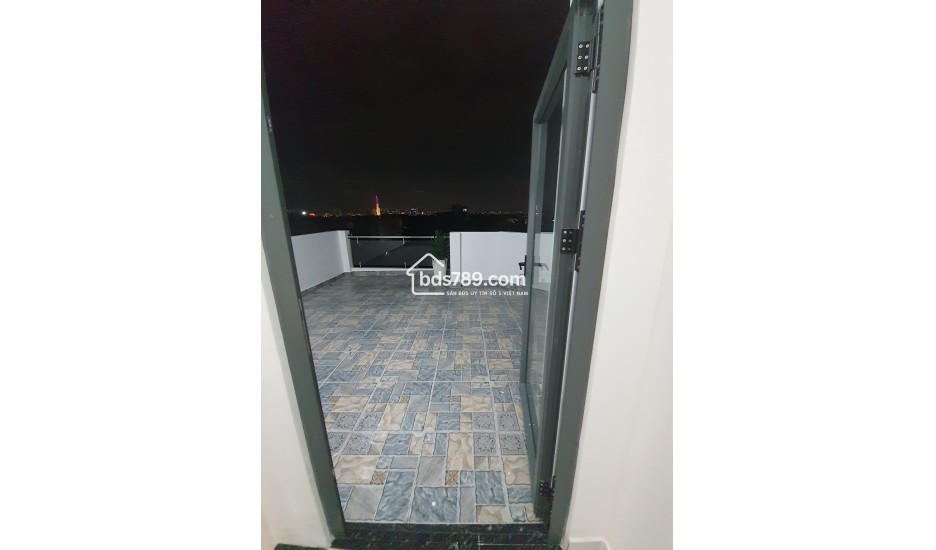 Bán nhà góc hai mặt tiền đường 11 Trường Thọ Thủ Đức TPHCM,LH 0909428959